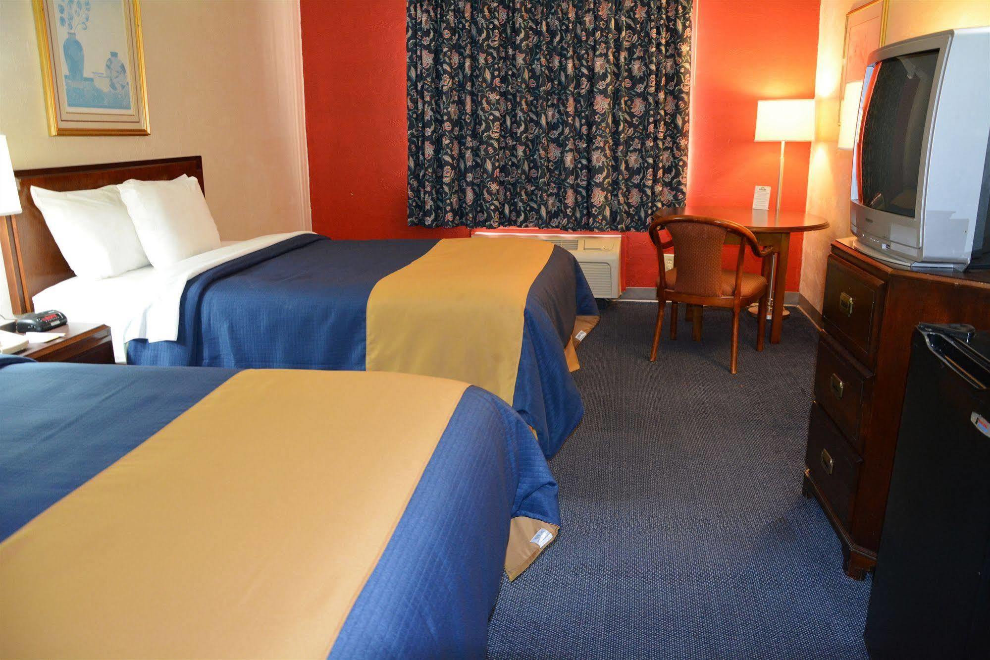 Grand & Banquet Center Hotel