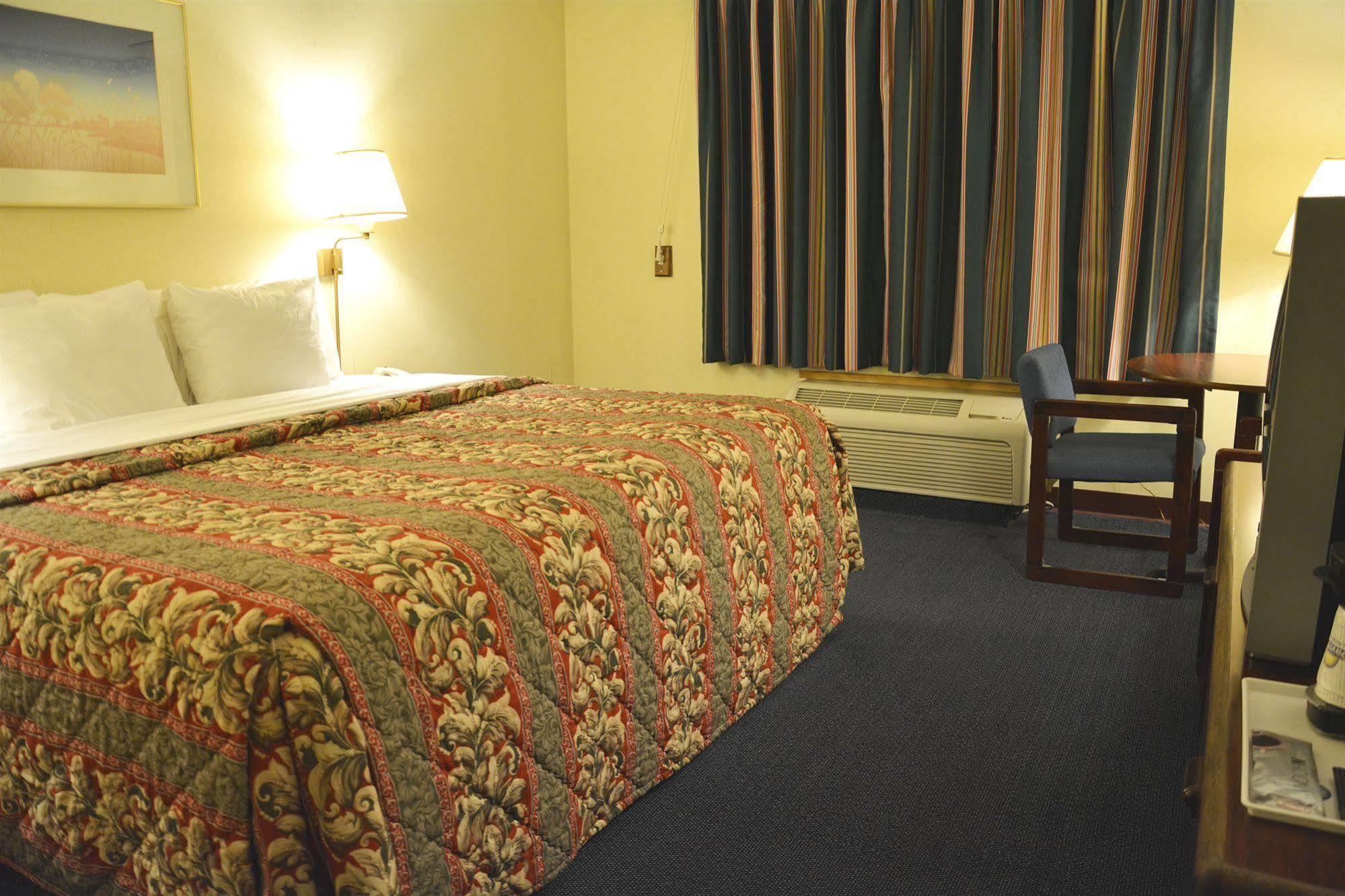 Grand & Banquet Center Hotel
