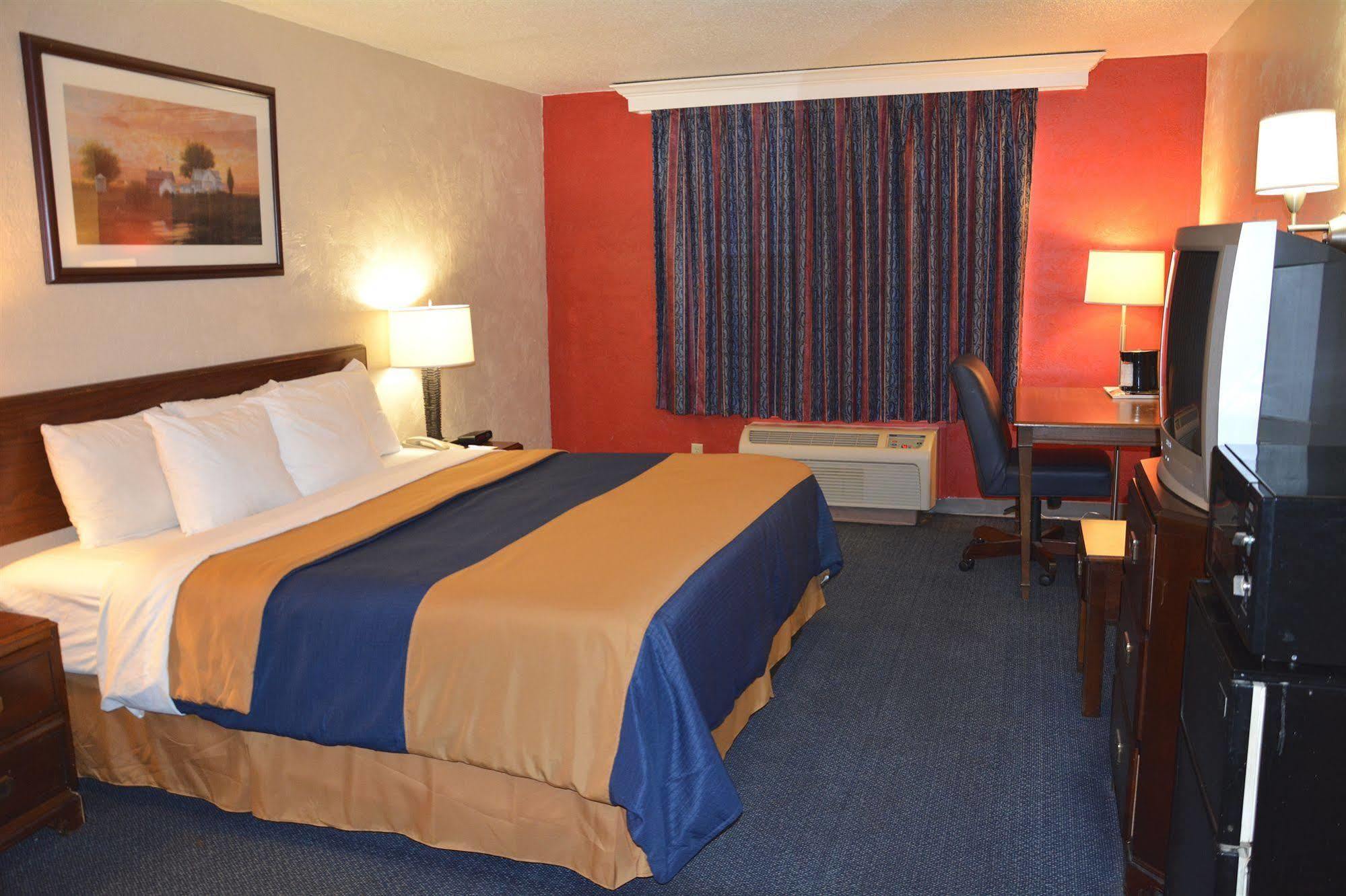 Grand & Banquet Center Hotel 2*
