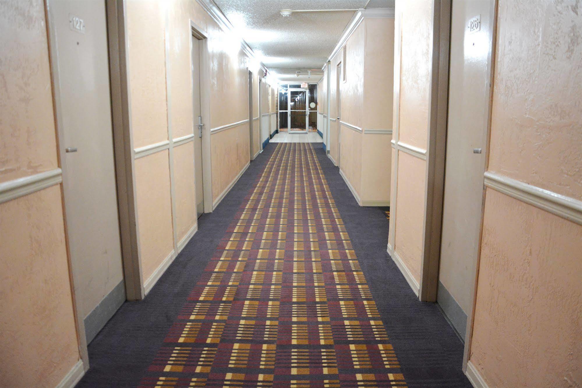 Grand & Banquet Center Hotel 2*