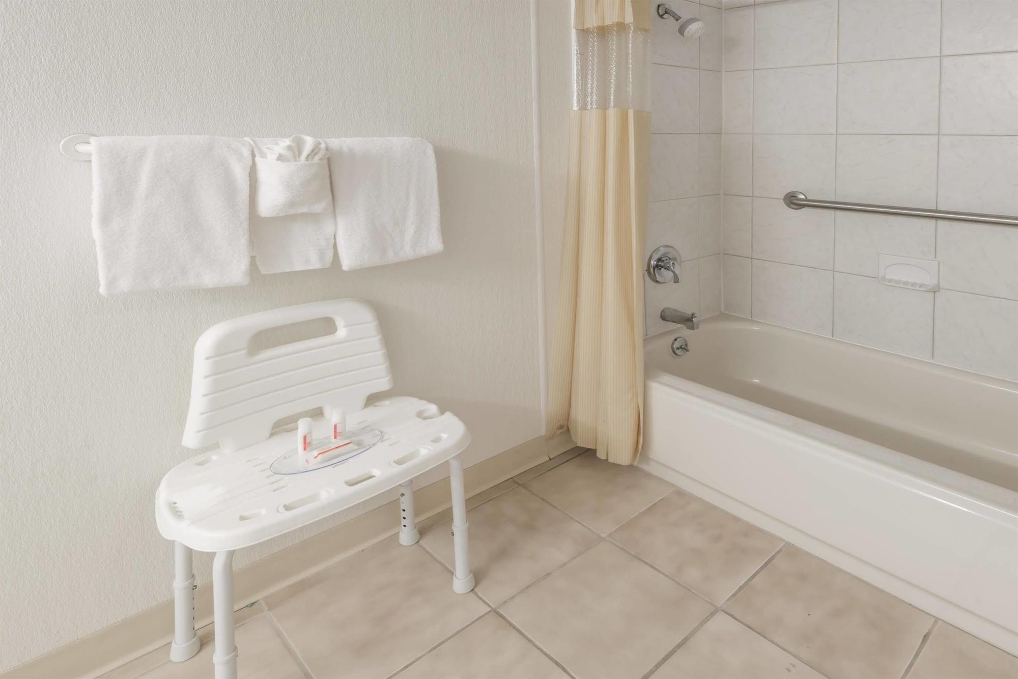 Hotel Grand & Banquet Center Columbus