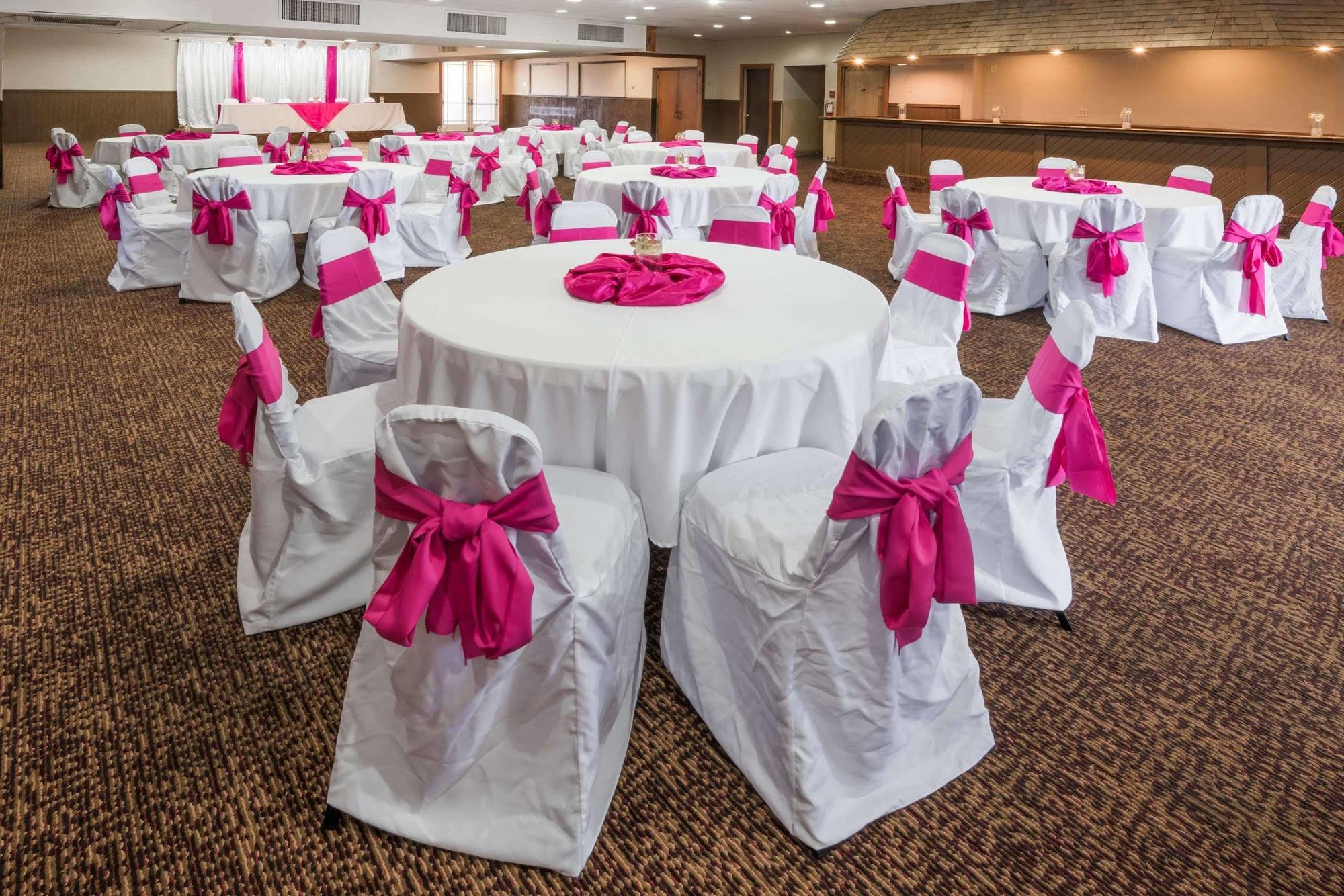 Grand & Banquet Center 2* Columbus
